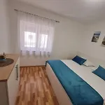 شقة 