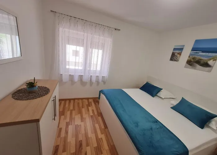 Apartment Flower Garden *